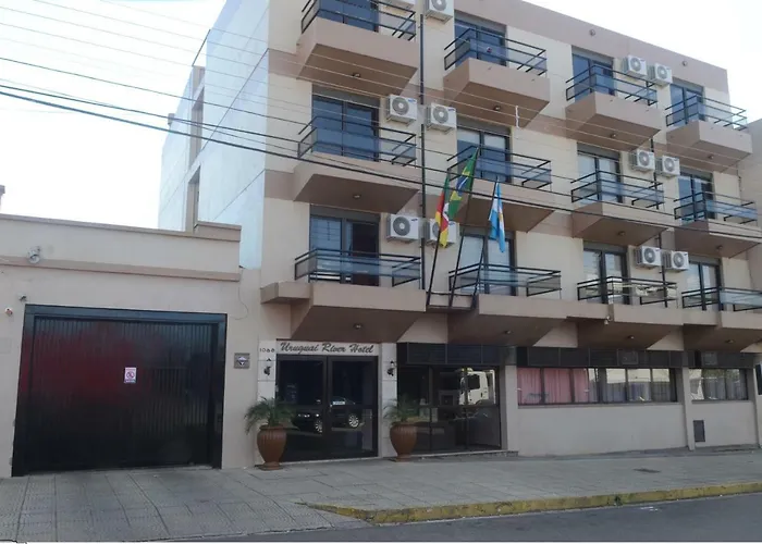 River Hotel