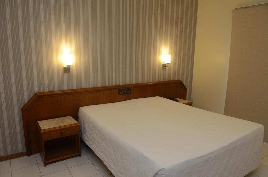 Hotel River Ltda