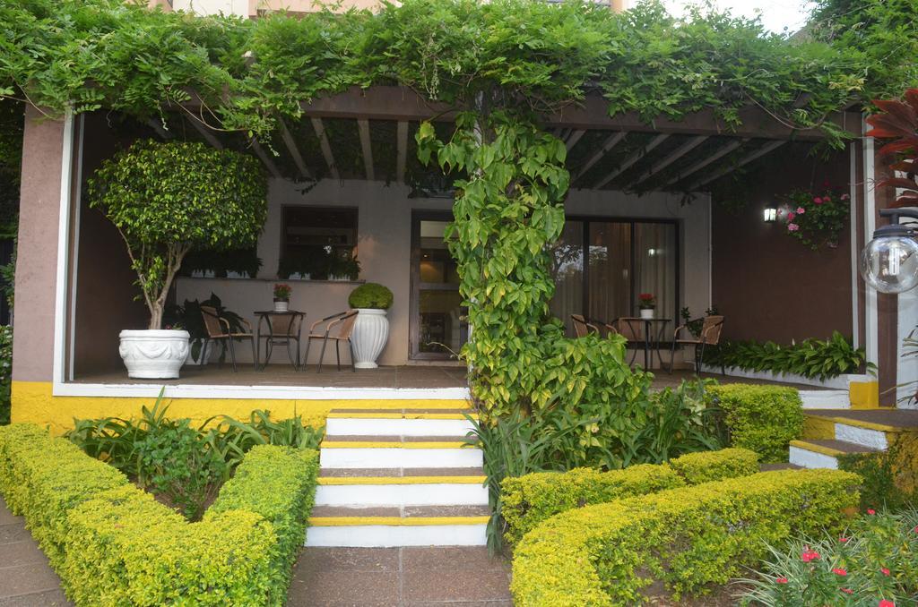 Hotel River Ltda